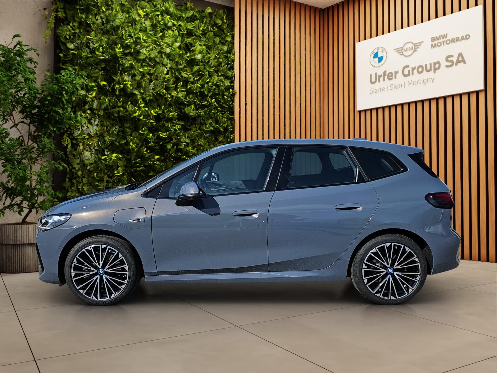 BMW 🆕 230e xDrive Active Tourer (CH)⛽+🔌-showroom-element-3