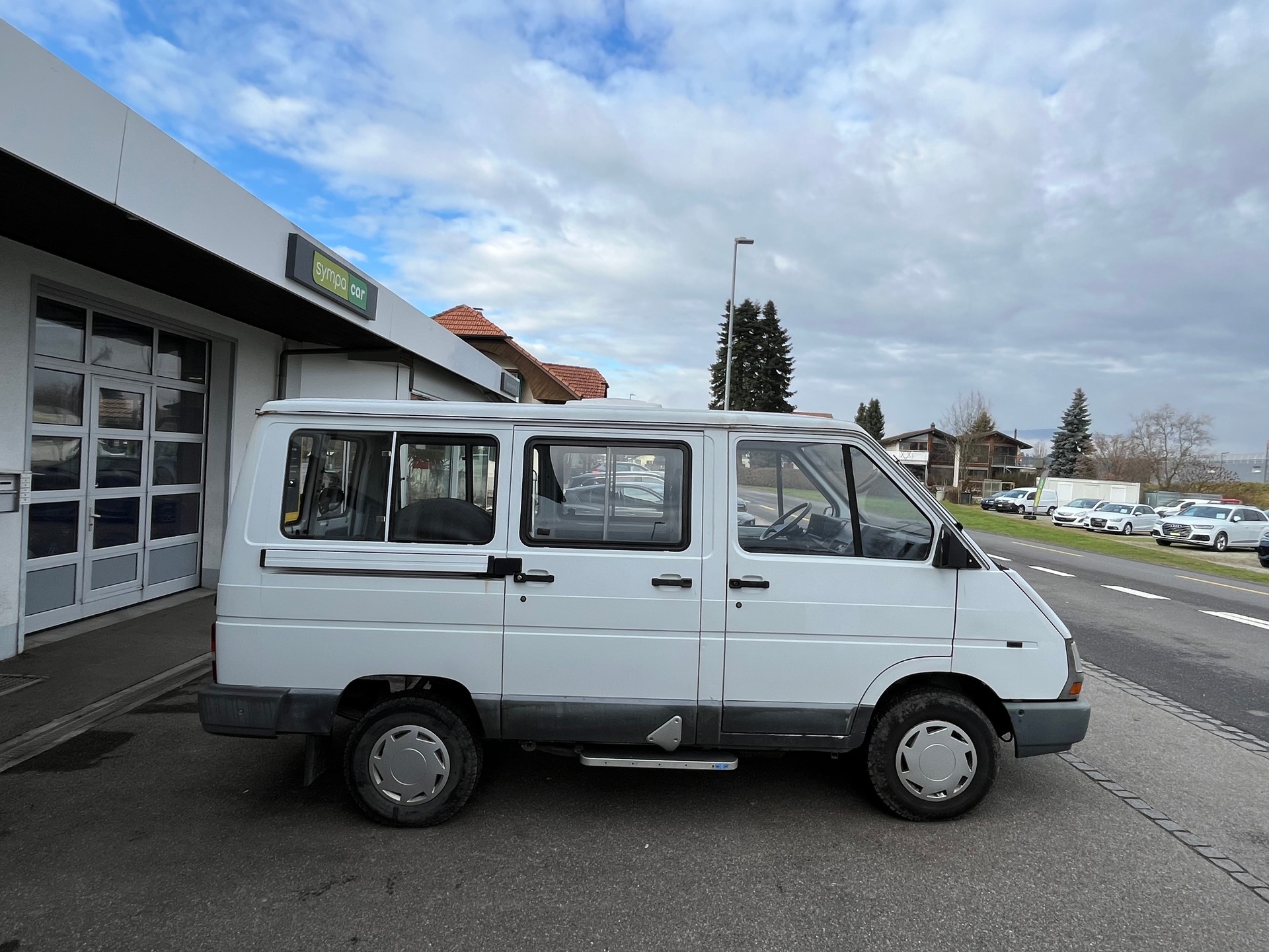 RENAULT TRAFIC 4x4+++OHNE MFK+++RARITÄT MIT WENIG KM+++-showroom-element-2