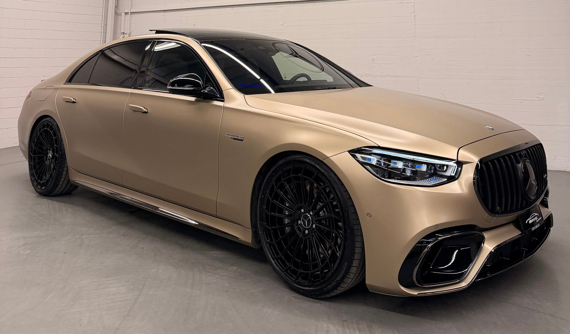 MERCEDES-BENZ S 63 AMG Limited Gold Matt Black E Performance 4Matic 802PS Lang Version Einzelstück Vollausstattung Gratisservice und Garantie-image-4