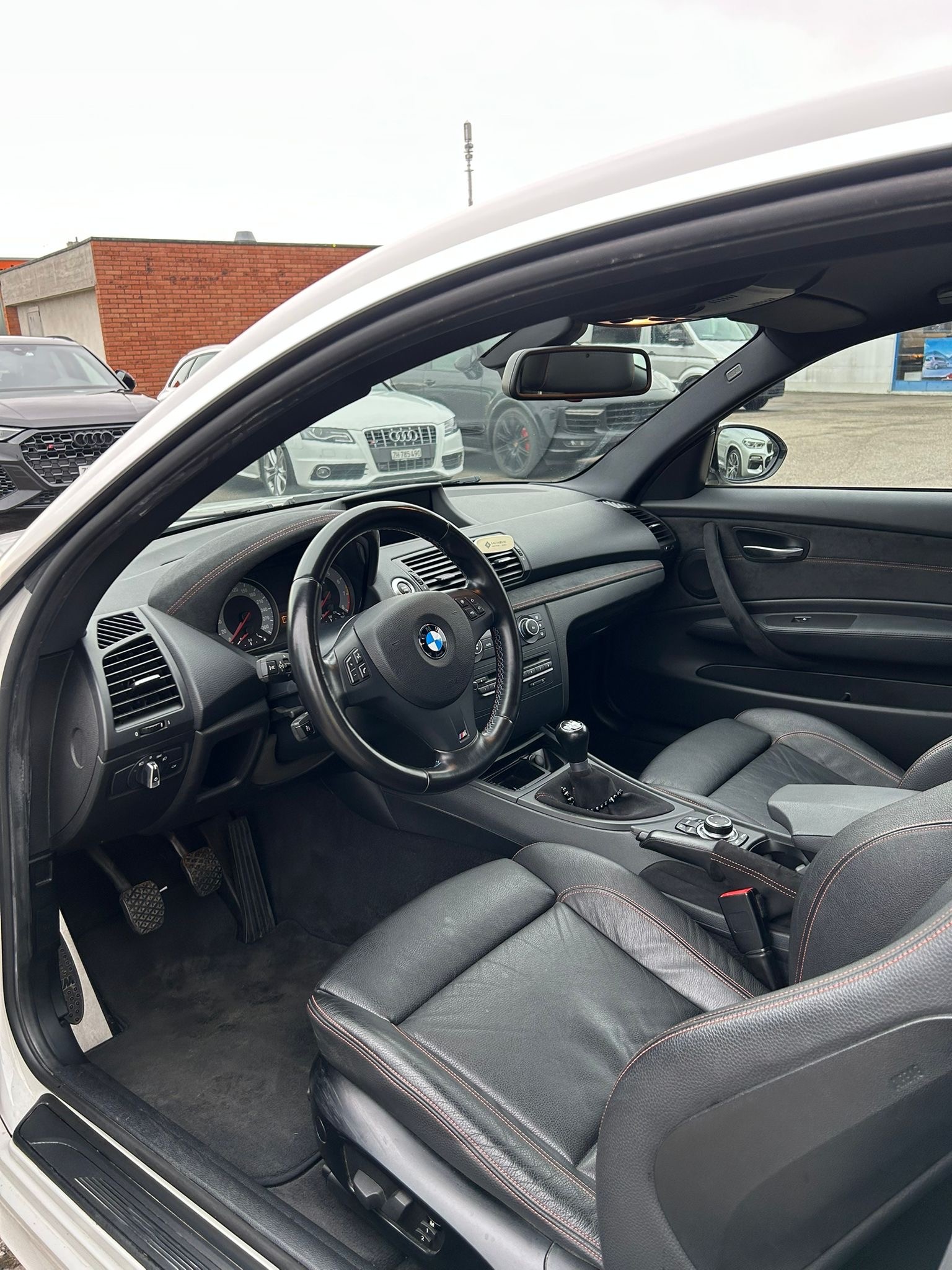 BMW 1er M Coupé-image-4