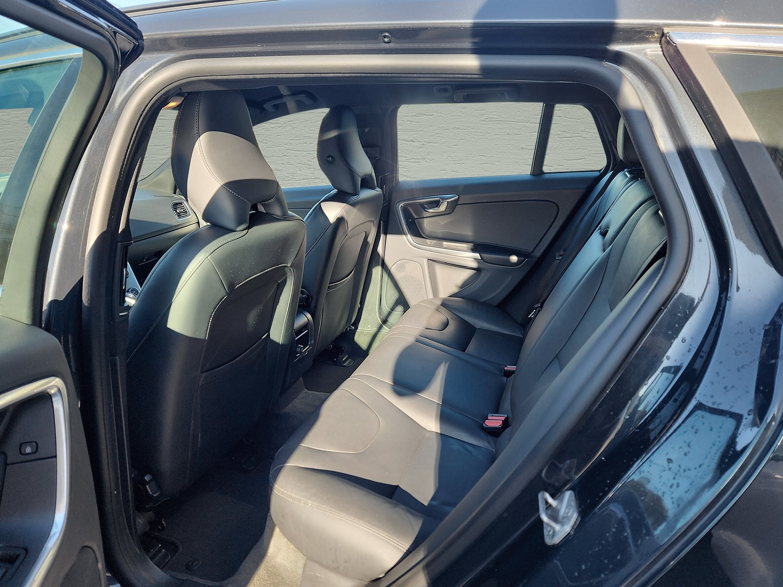VOLVO V60 D3 Geartronic-image-3