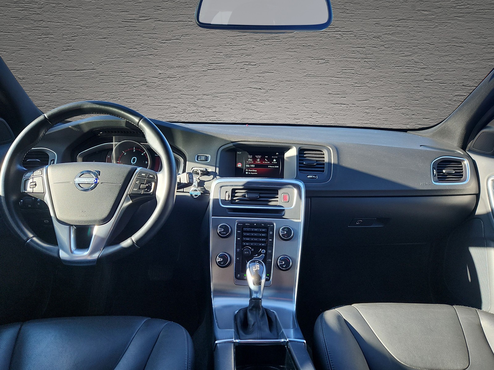 VOLVO V60 D3 Geartronic-image-2