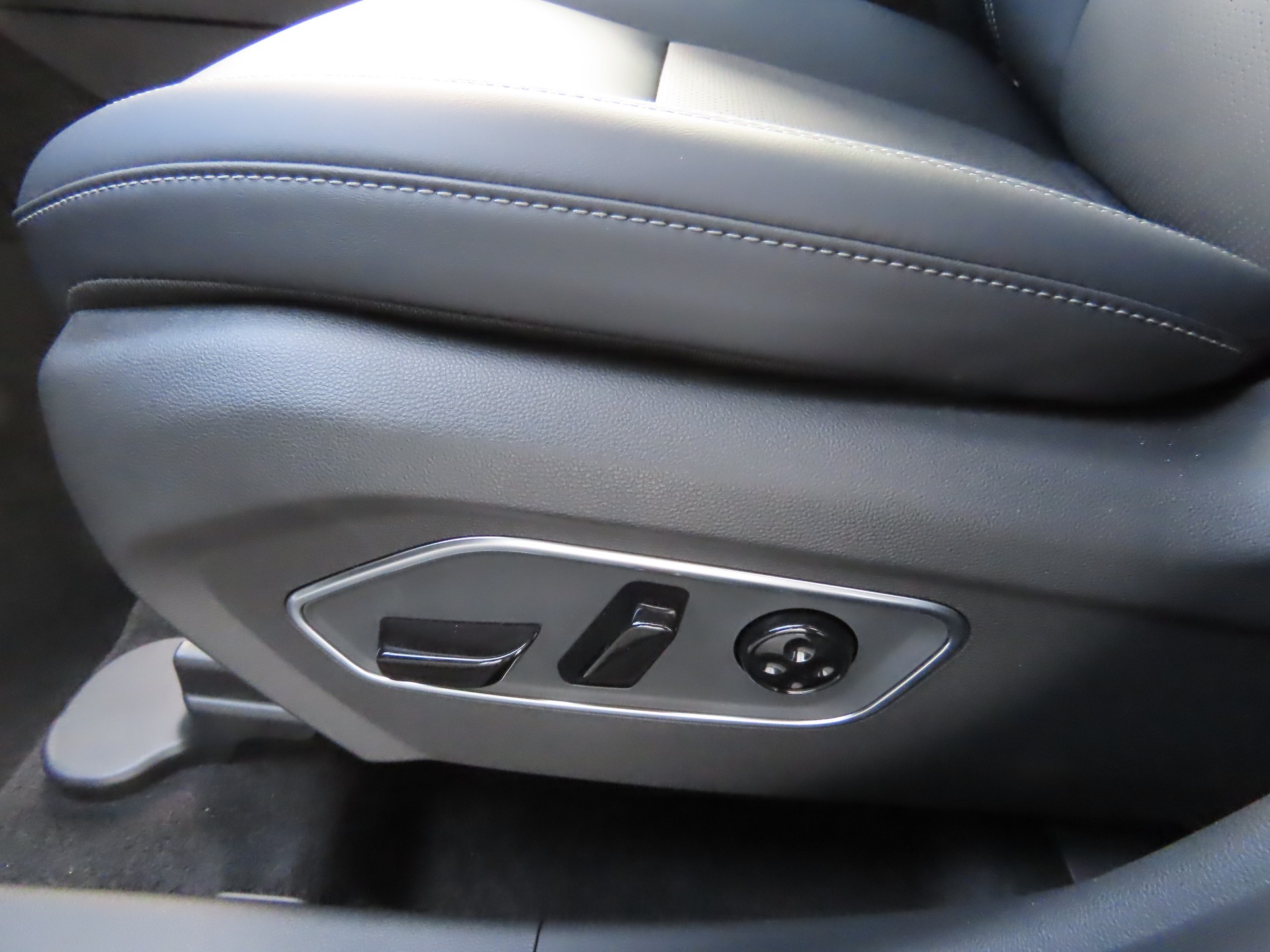 BAIC X7 1.5 Luxury-image-12