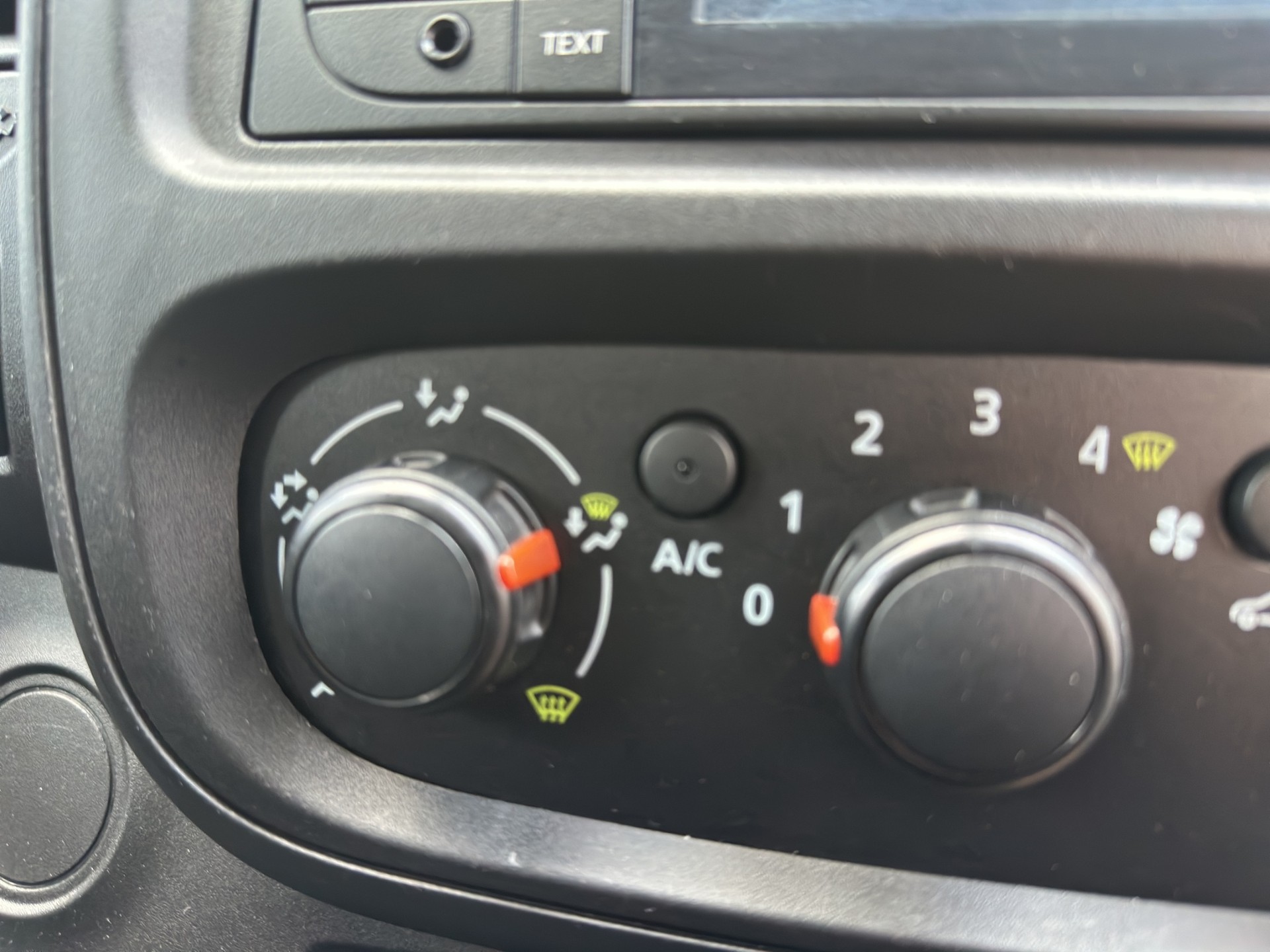 RENAULT Trafic 1.6 dCi 120 2.9t Business L1H1-image-13