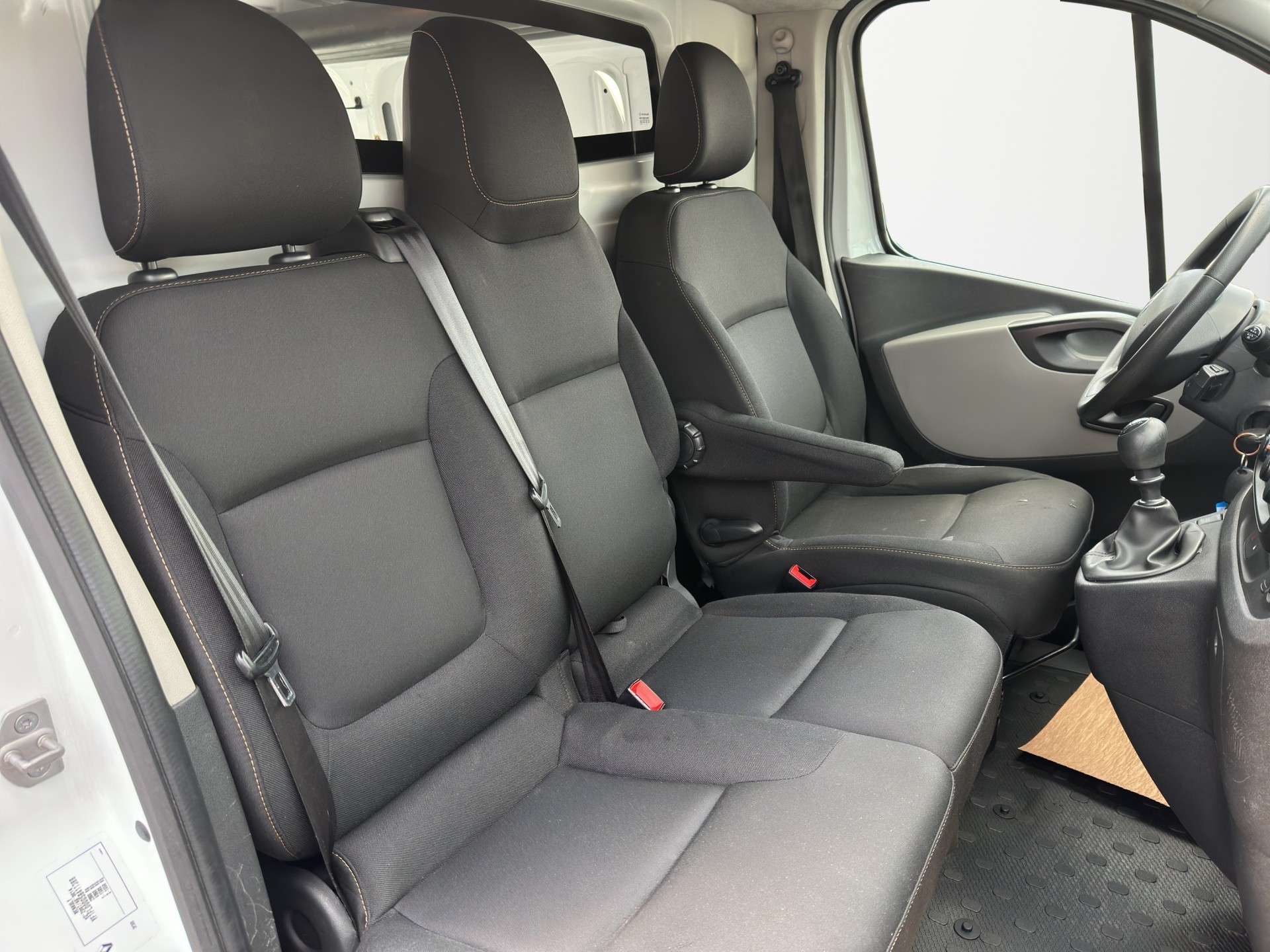 RENAULT Trafic 1.6 dCi 120 2.9t Business L1H1-image-14