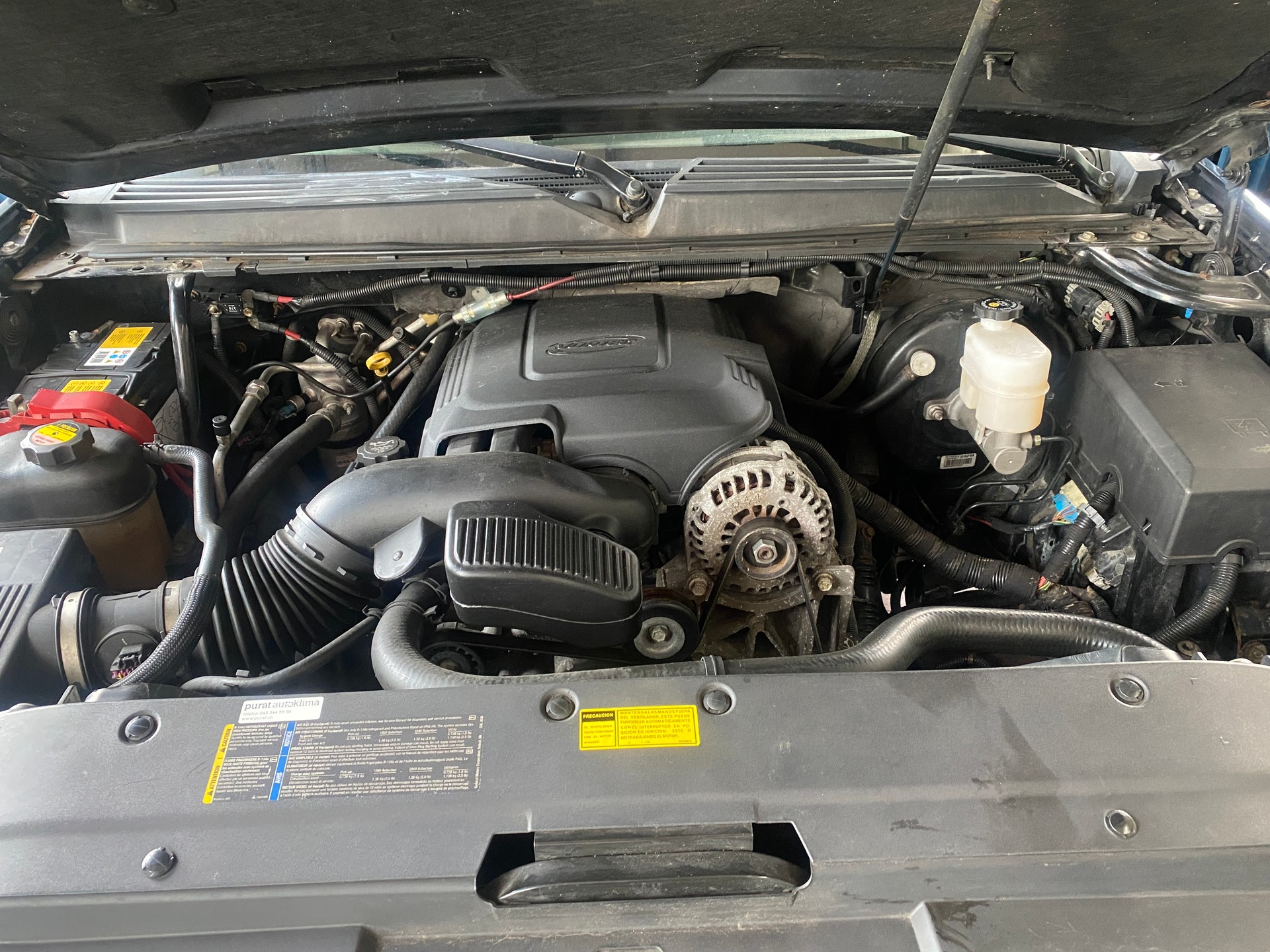 CHEVROLET Suburban-image-1