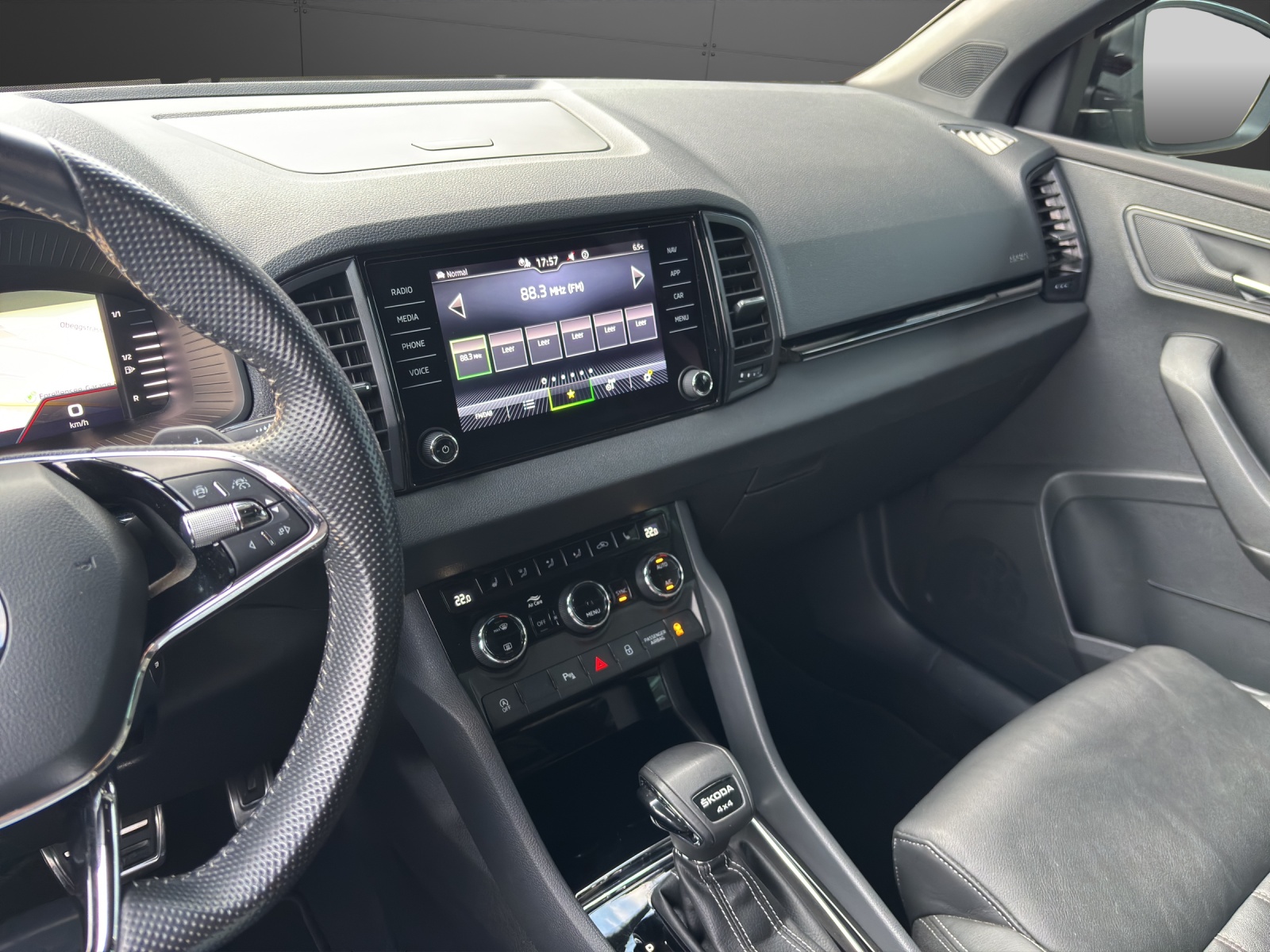 SKODA Karoq 2.0 TSI SportLine 4x4 DSG-showroom-element-3