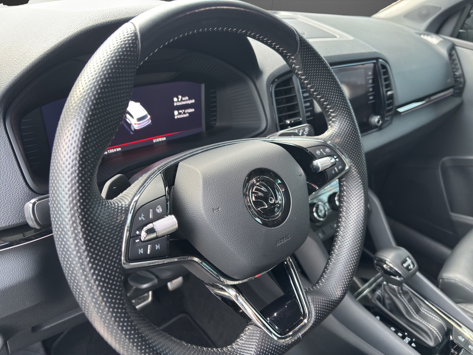 SKODA Karoq 2.0 TSI SportLine 4x4 DSG-image-4