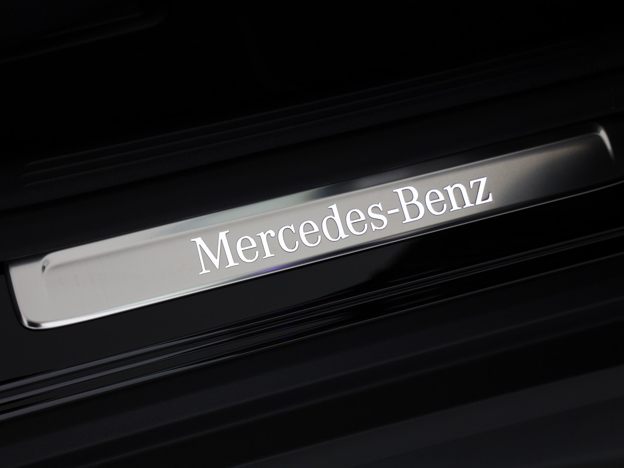 MERCEDES-BENZ GLC 300 d 4Matic 9G-Tronic-image-18