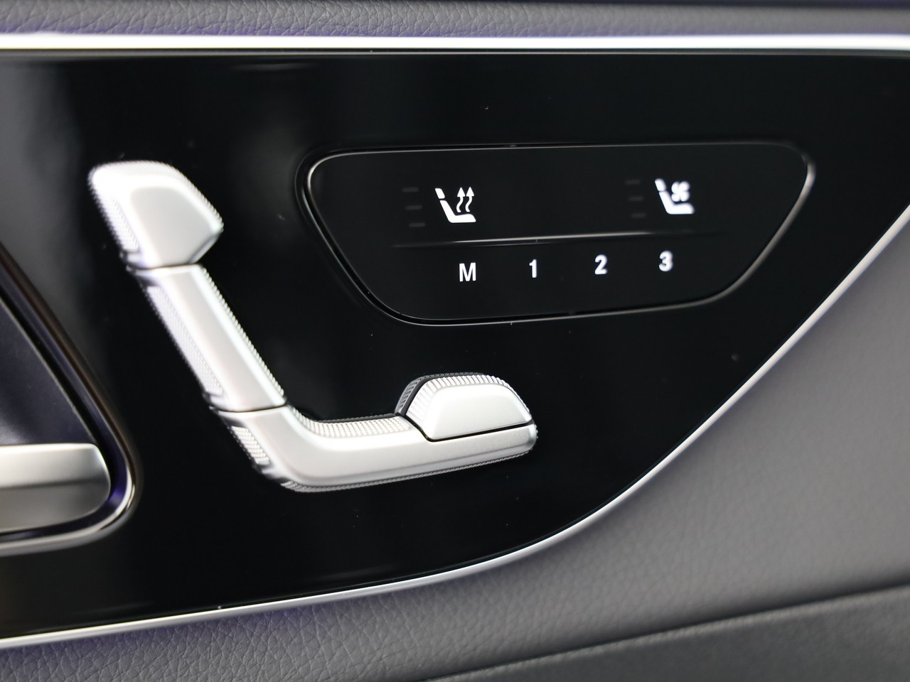 MERCEDES-BENZ GLC 300 d 4Matic 9G-Tronic-image-12