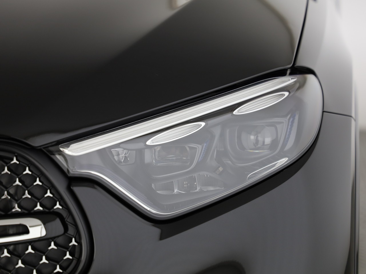 MERCEDES-BENZ GLC 300 d 4Matic 9G-Tronic-image-20