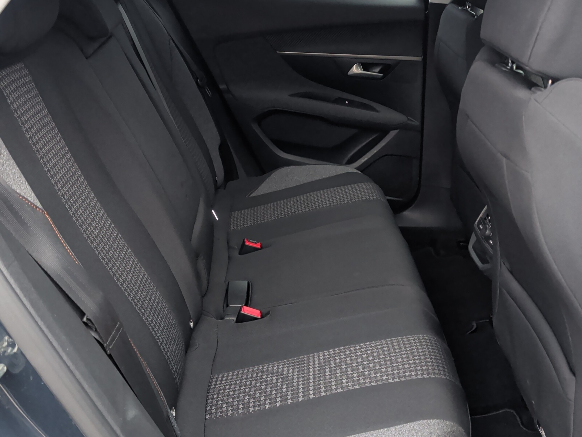 PEUGEOT 3008 1.2 PureTech Active-image-13