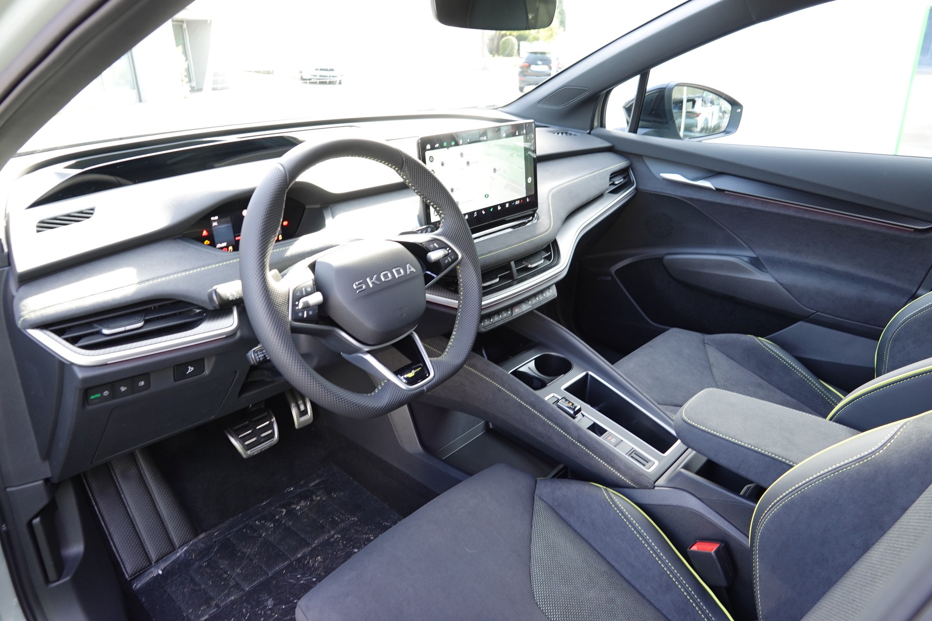 SKODA Elroq RS 4x4-image-8