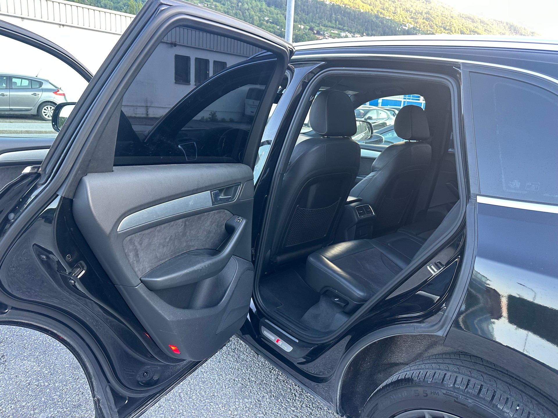 AUDI Q5 2.0 TDI quattro S-tronic-image-9