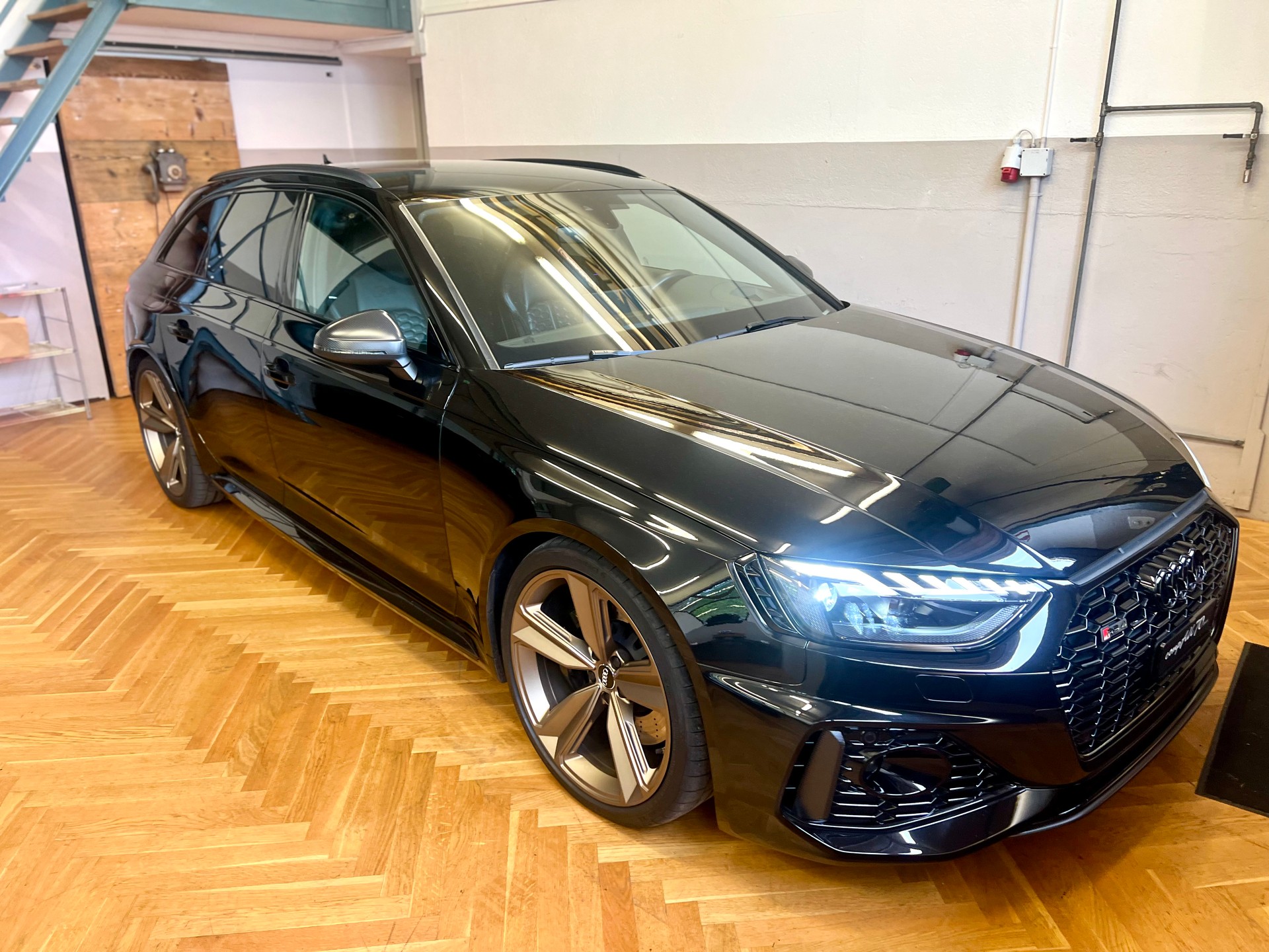 AUDI RS4 Avant quattro tiptronic-showroom-element-3