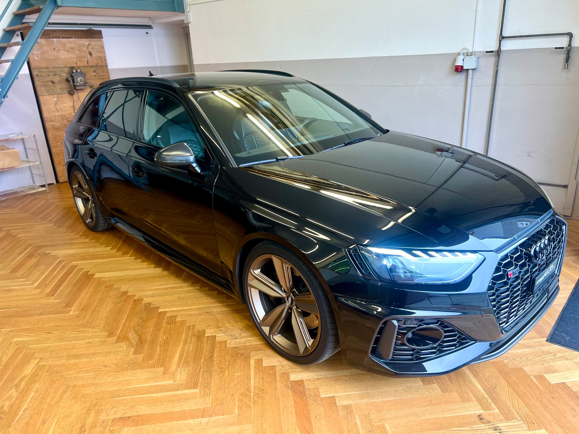 AUDI RS4 Avant quattro tiptronic-showroom-element-2