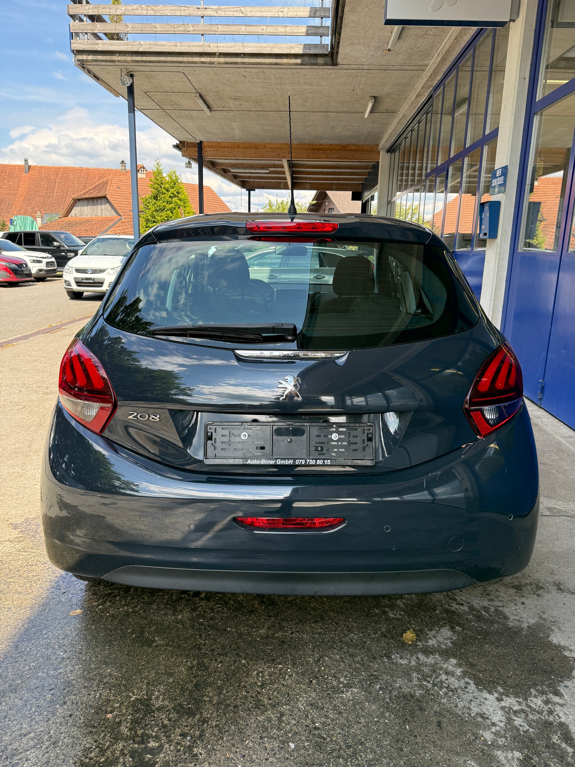 PEUGEOT 208 1.2 PureTech Style-image-3