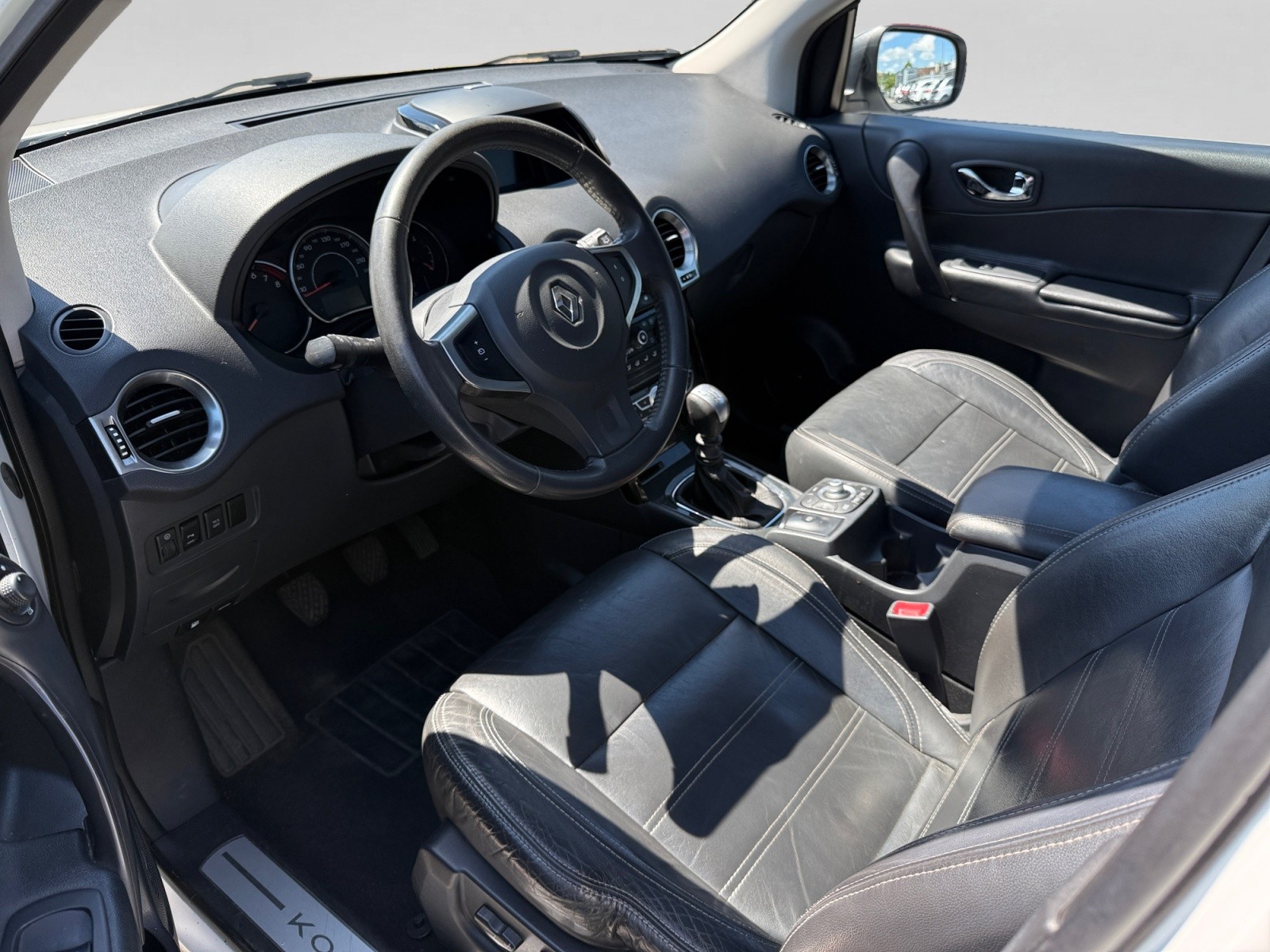RENAULT Koleos 2.5 Expression 4x4-image-8