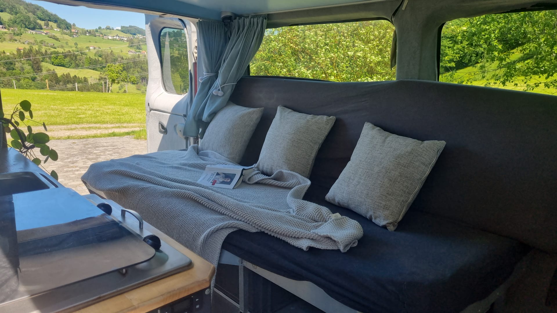 RENAULT TRAFIC-image-3