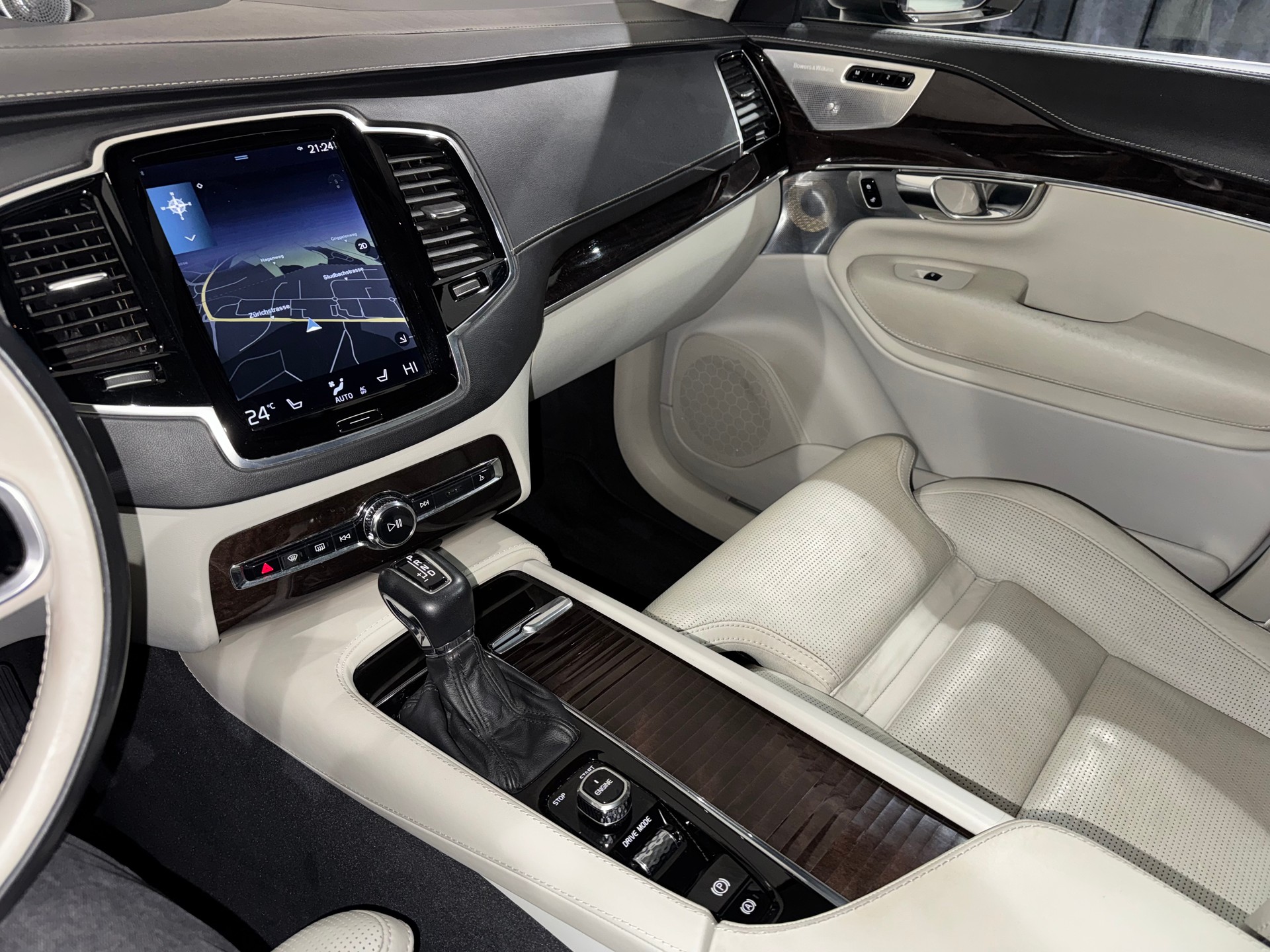 VOLVO XC90 D5 AWD Inscription Geartronic | 7Pl | CH |-image-18