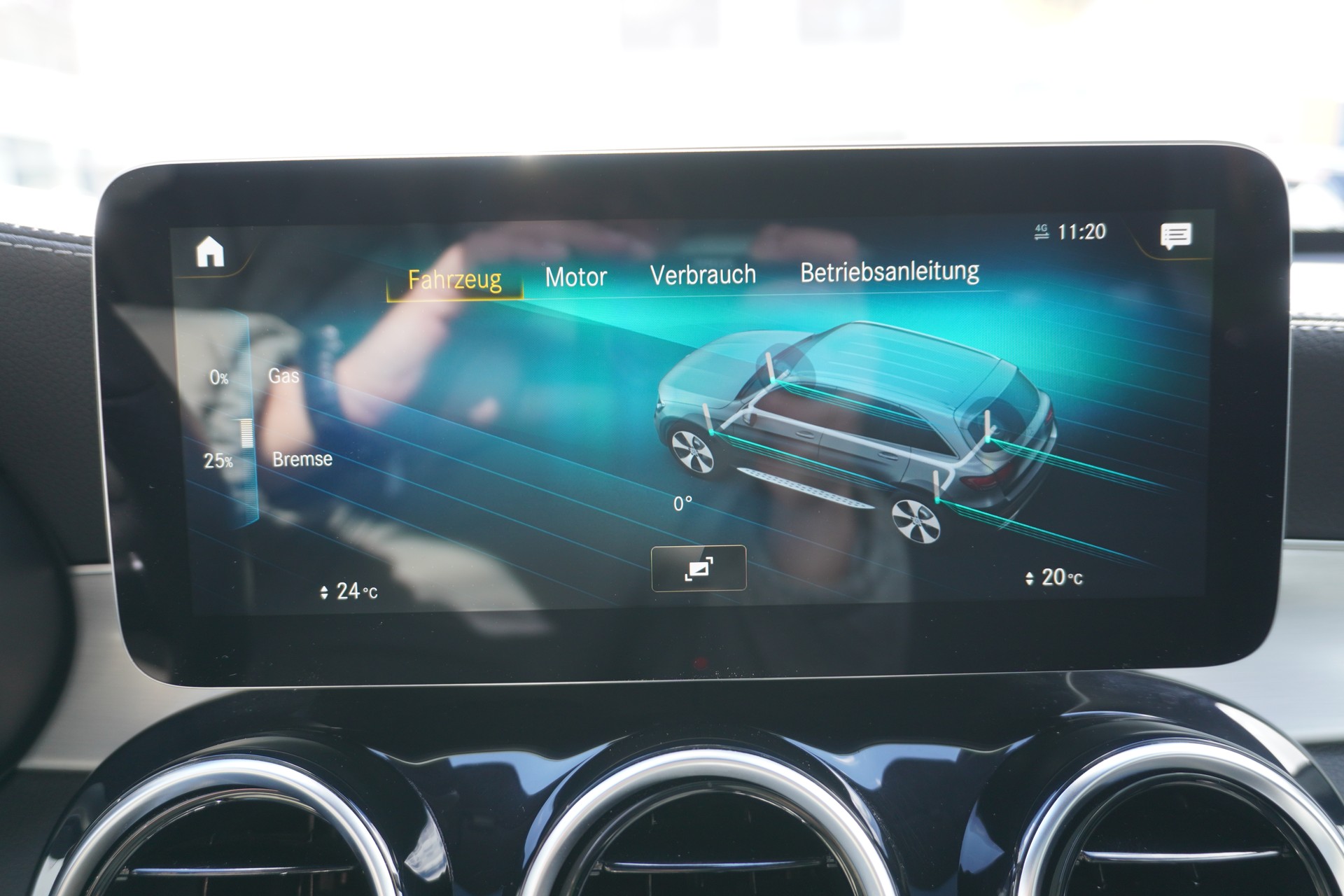 MERCEDES-BENZ GLC 200 d AMG Line 4Matic 9G-Tronic-image-32