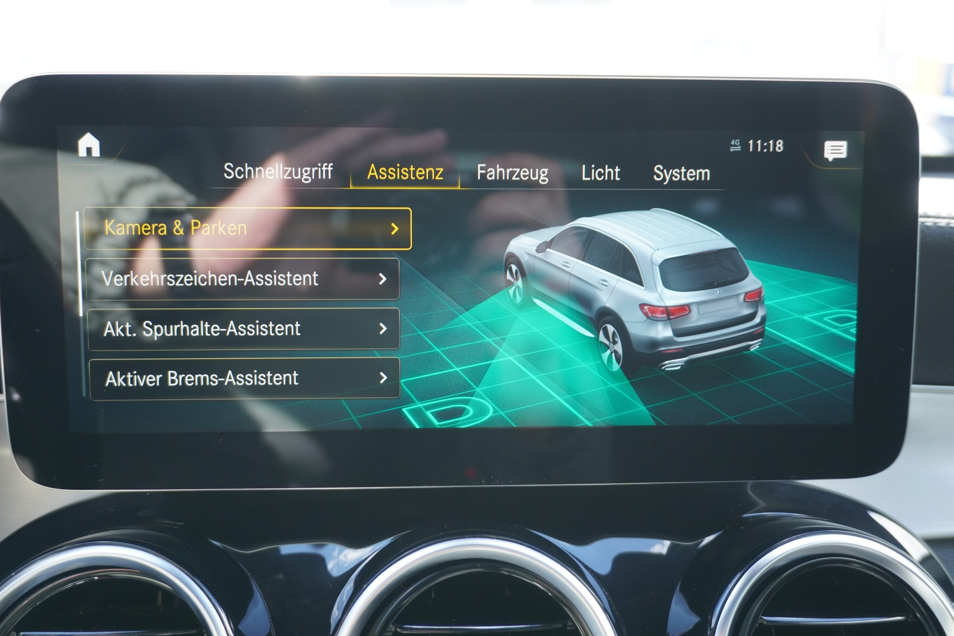 MERCEDES-BENZ GLC 200 d AMG Line 4Matic 9G-Tronic-image-27