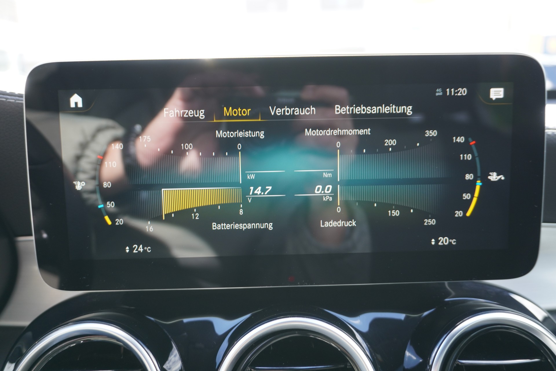 MERCEDES-BENZ GLC 200 d AMG Line 4Matic 9G-Tronic-image-31