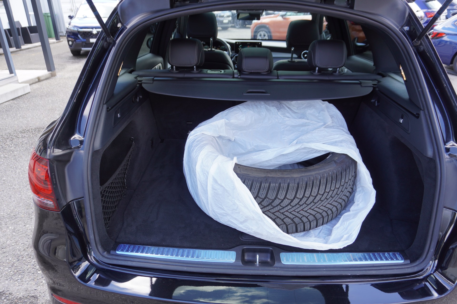 MERCEDES-BENZ GLC 200 d AMG Line 4Matic 9G-Tronic-image-9