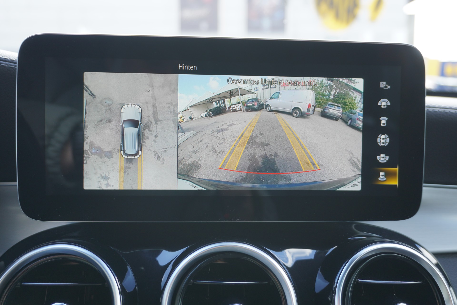MERCEDES-BENZ GLC 200 d AMG Line 4Matic 9G-Tronic-image-22