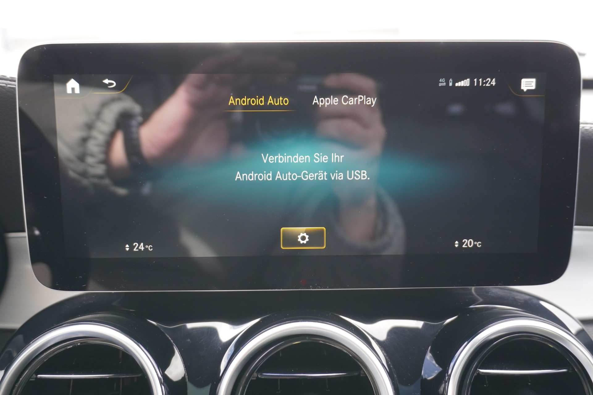 MERCEDES-BENZ GLC 200 d AMG Line 4Matic 9G-Tronic-image-36