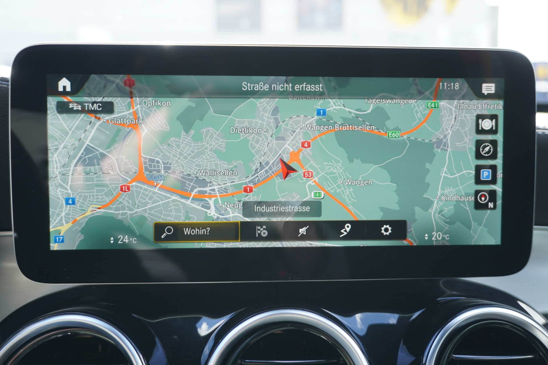 MERCEDES-BENZ GLC 200 d AMG Line 4Matic 9G-Tronic-image-24