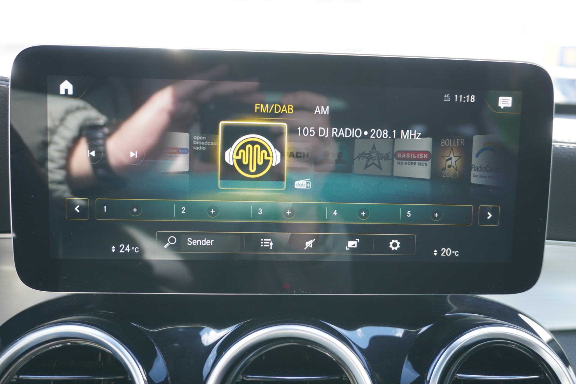 MERCEDES-BENZ GLC 200 d AMG Line 4Matic 9G-Tronic-image-25