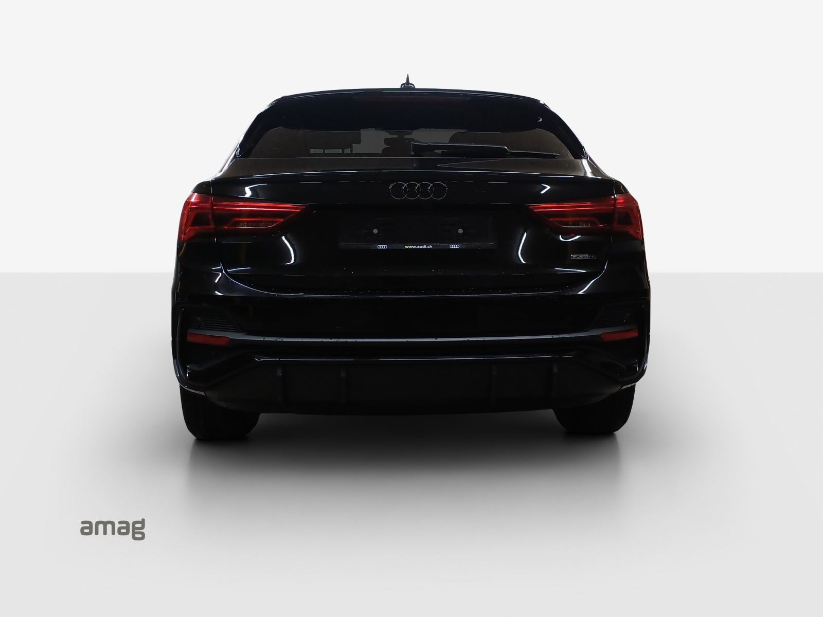 AUDI Q3 40 TFSI S line quattro S-tronic-showroom-element-3