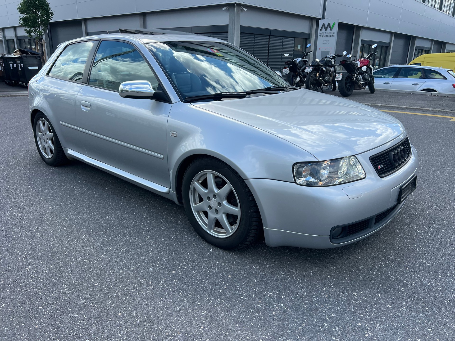 AUDI S3 quattro-image-7