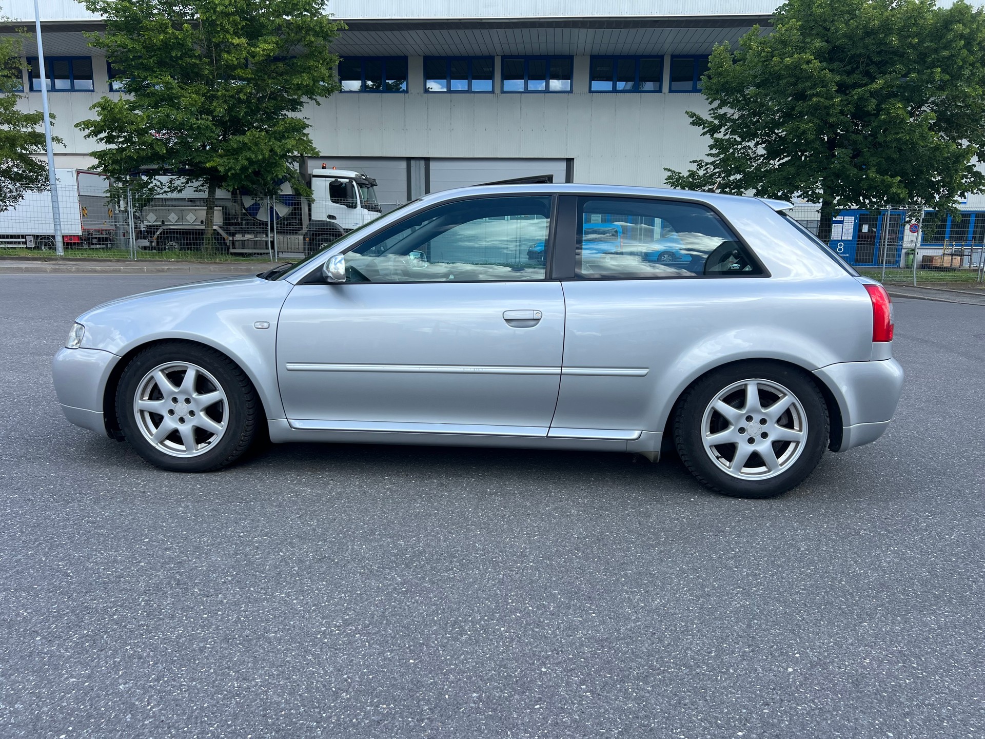 AUDI S3 quattro-image-2