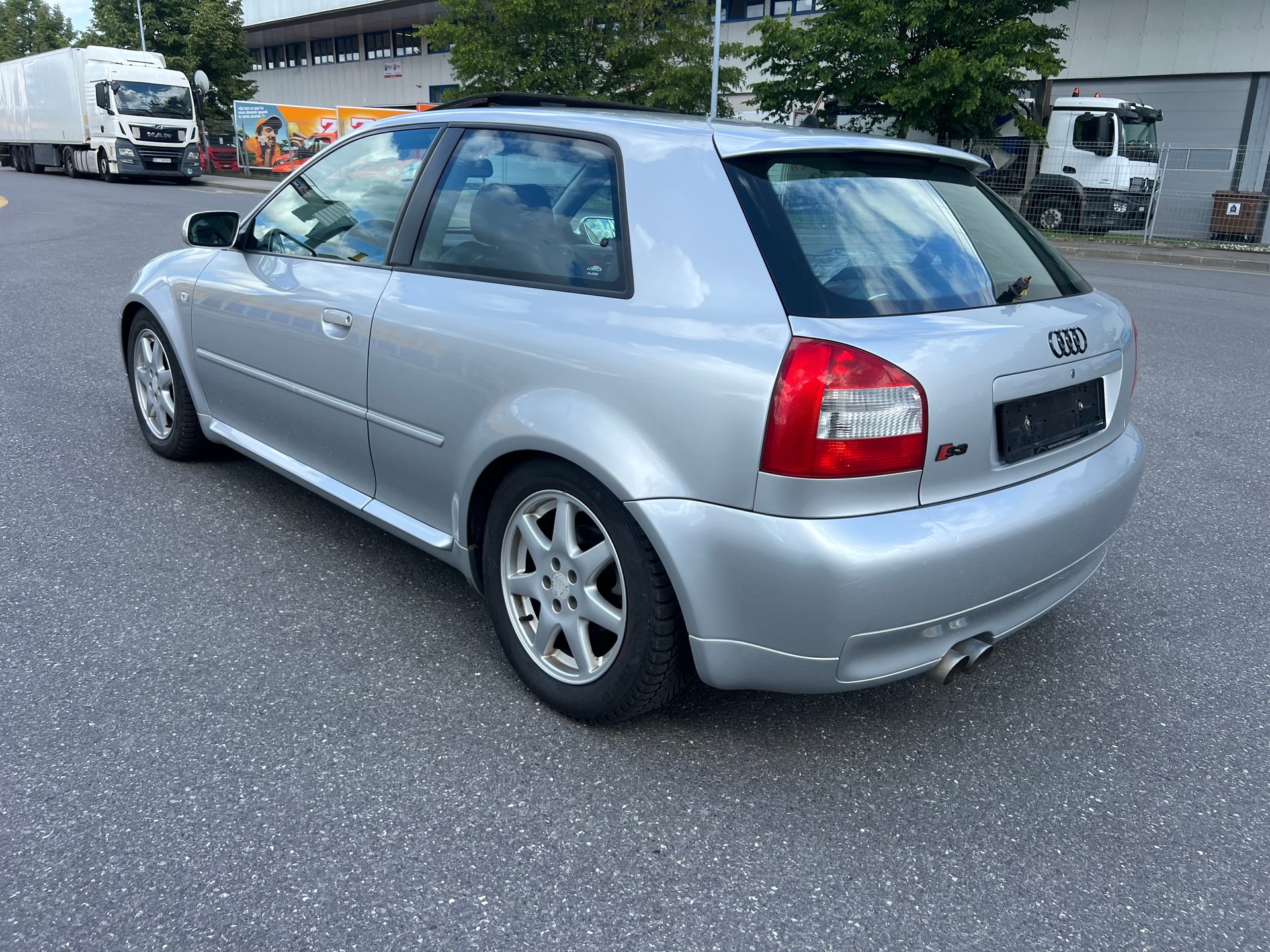 AUDI S3 quattro-image-3