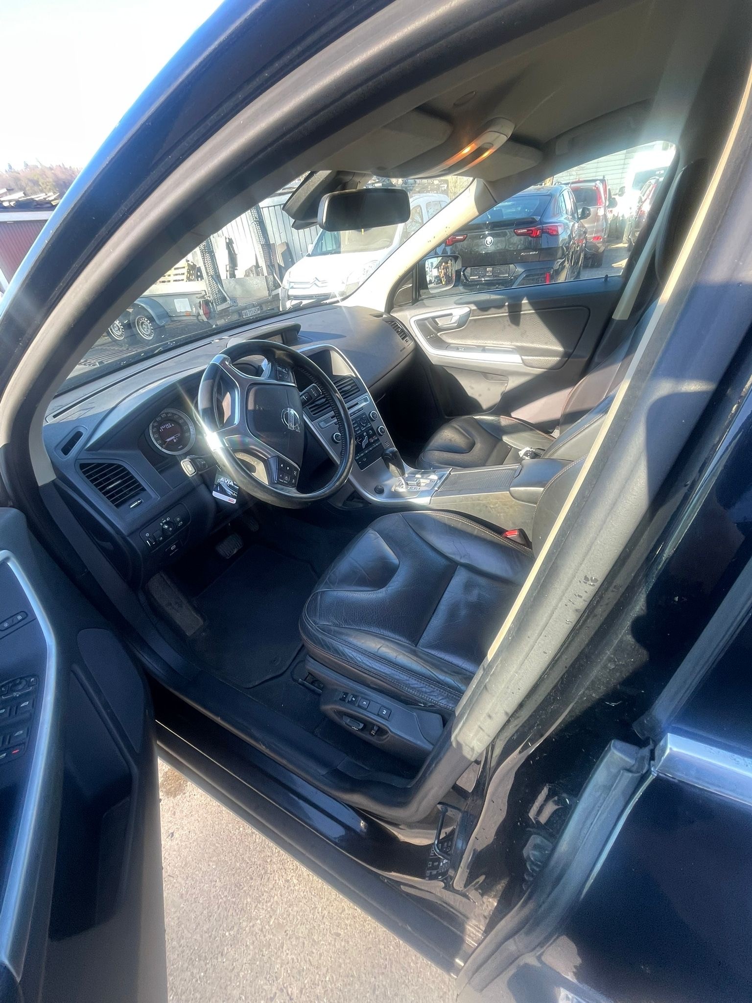 VOLVO XC60 D5 AWD Summum Geartronic-image-12