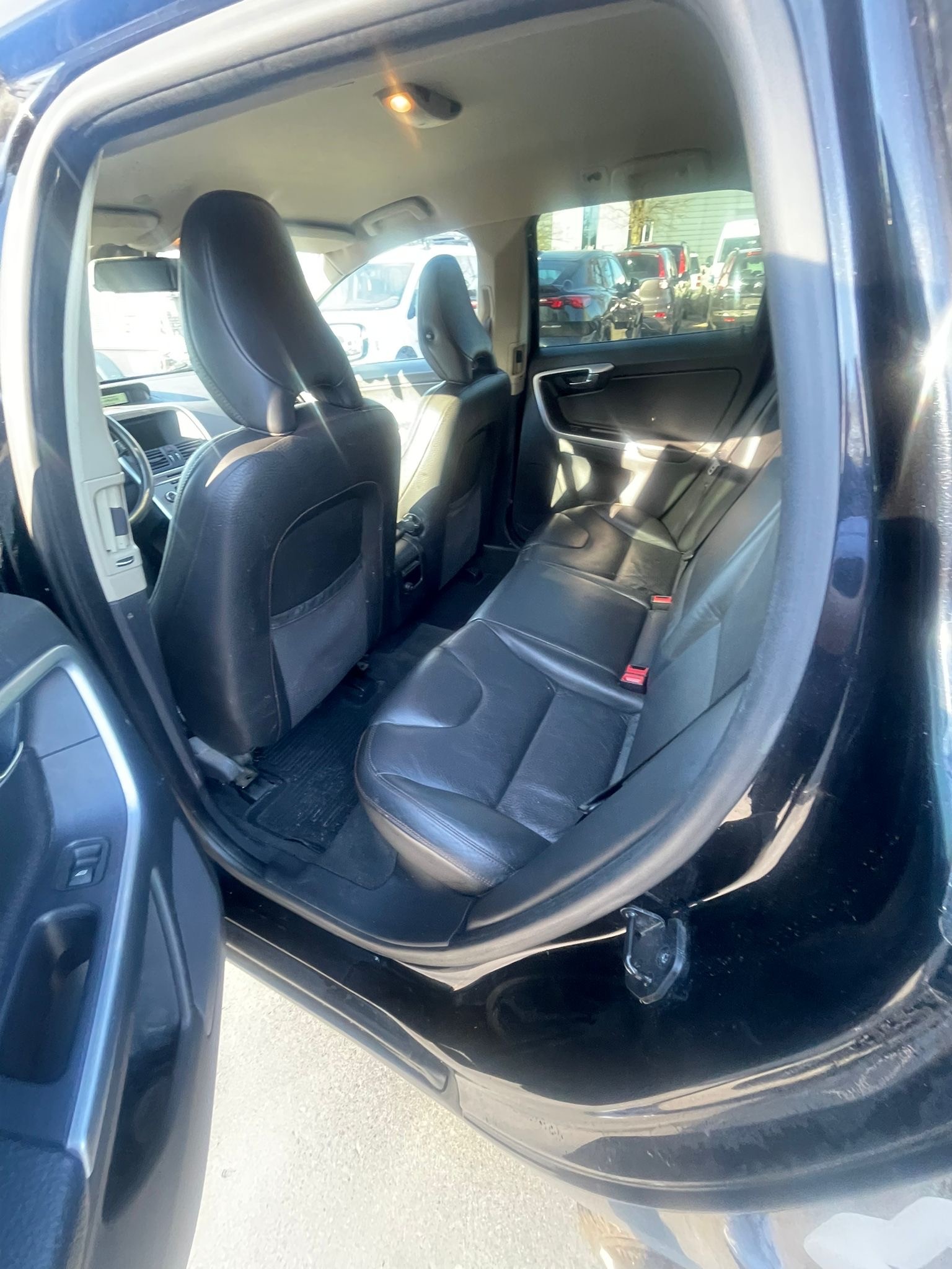 VOLVO XC60 D5 AWD Summum Geartronic-image-11