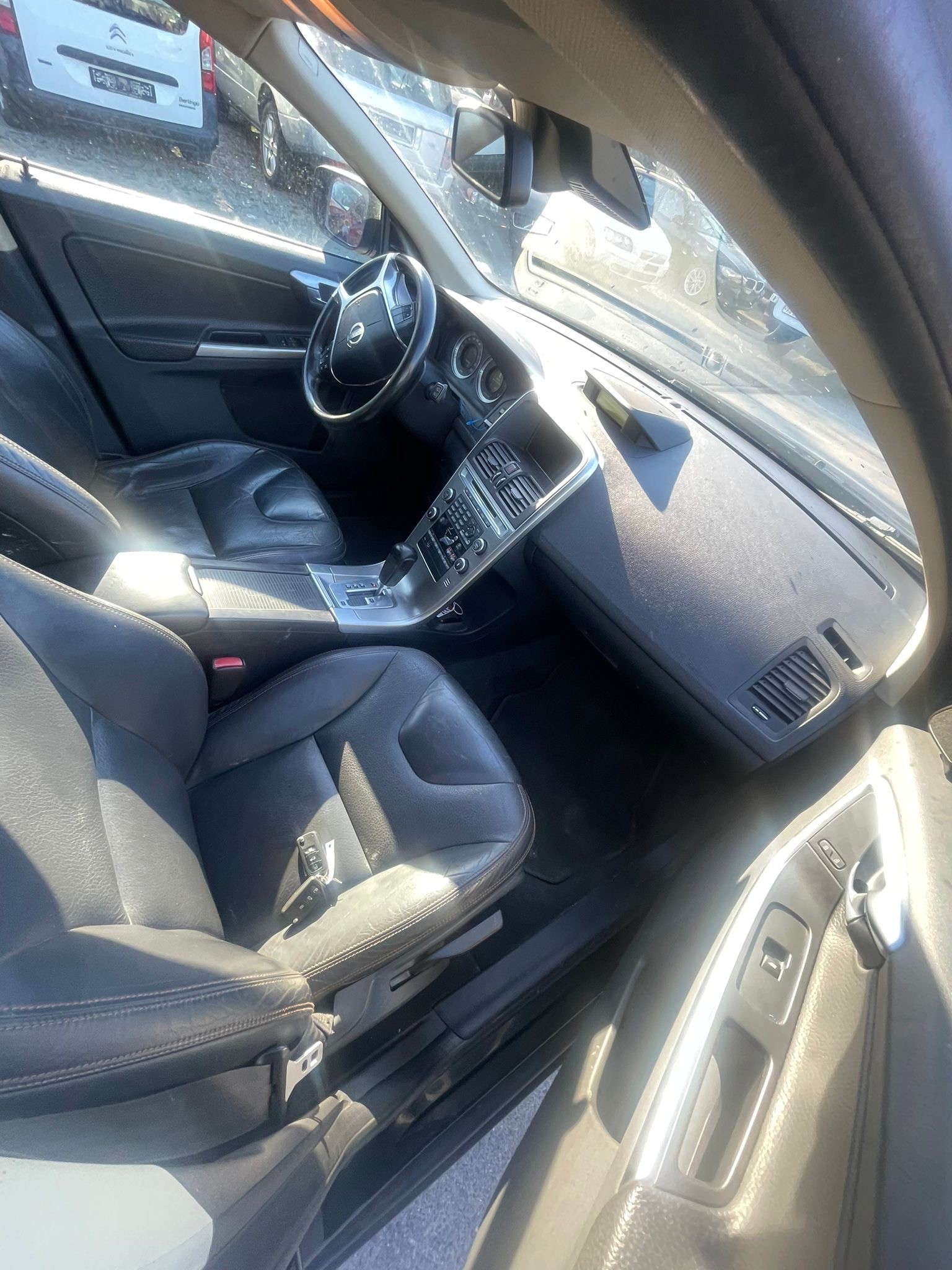 VOLVO XC60 D5 AWD Summum Geartronic-image-13
