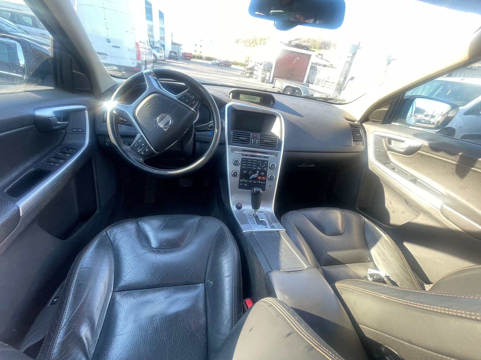 VOLVO XC60 D5 AWD Summum Geartronic-image-9