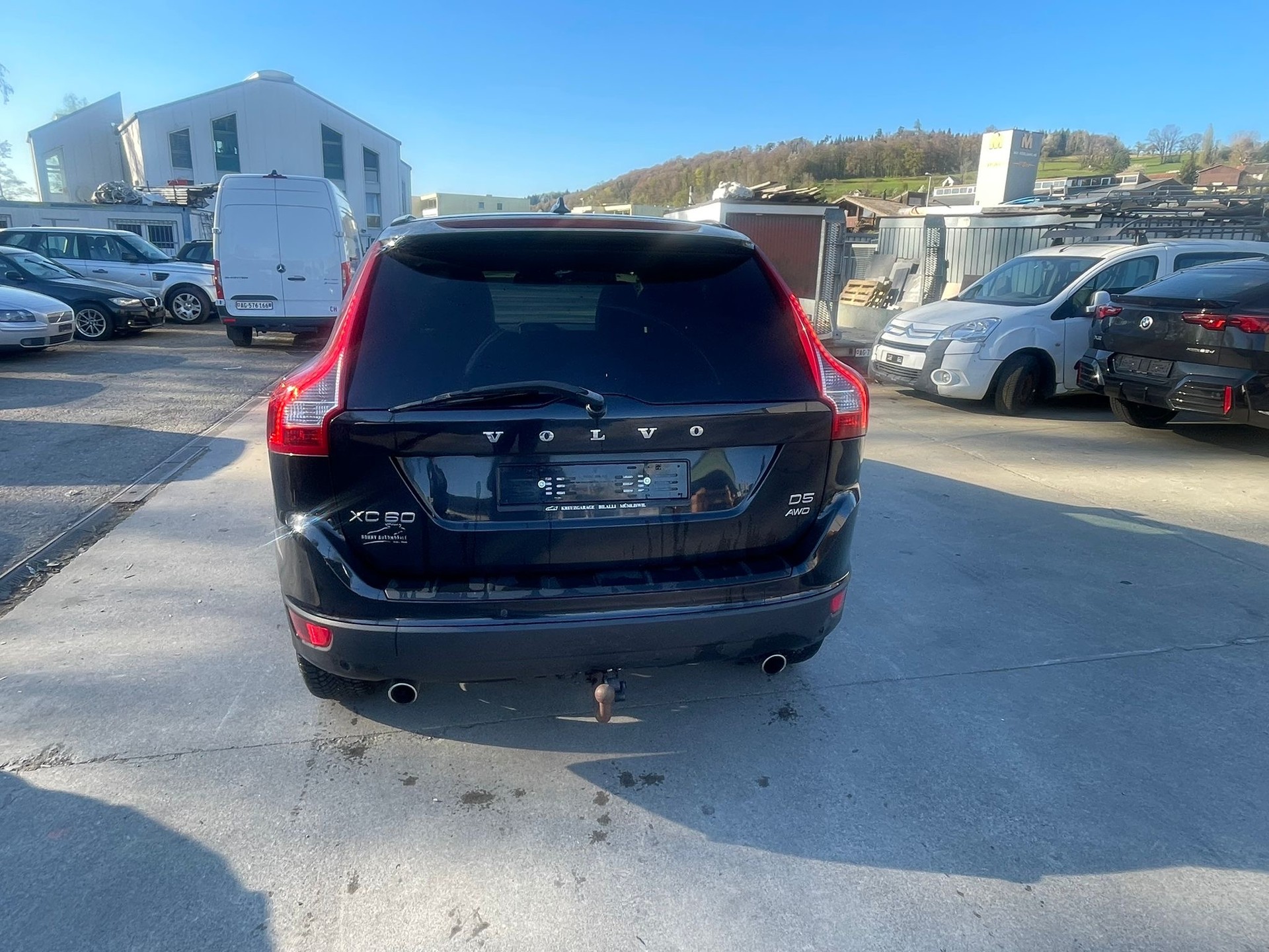 VOLVO XC60 D5 AWD Summum Geartronic-image-4