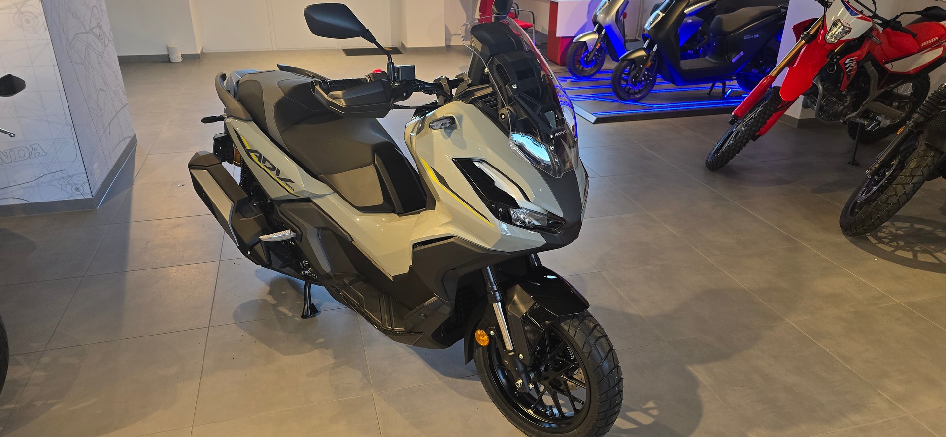 HONDA ADV 350-image-2