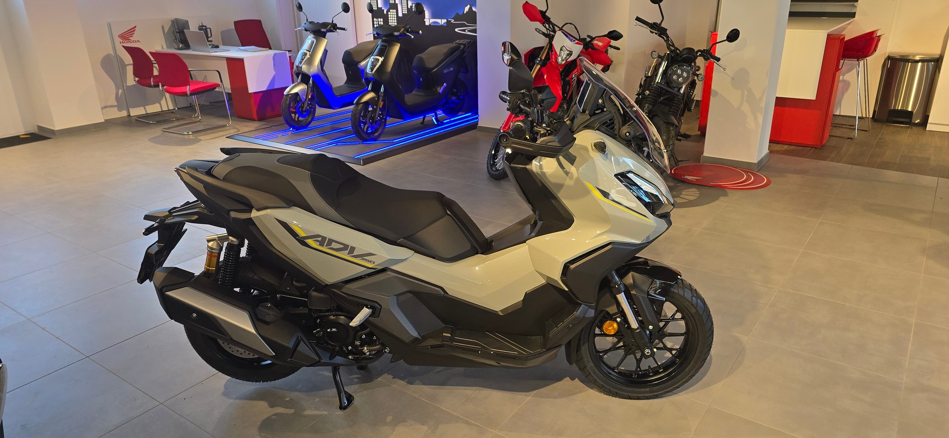 HONDA ADV 350-image-3