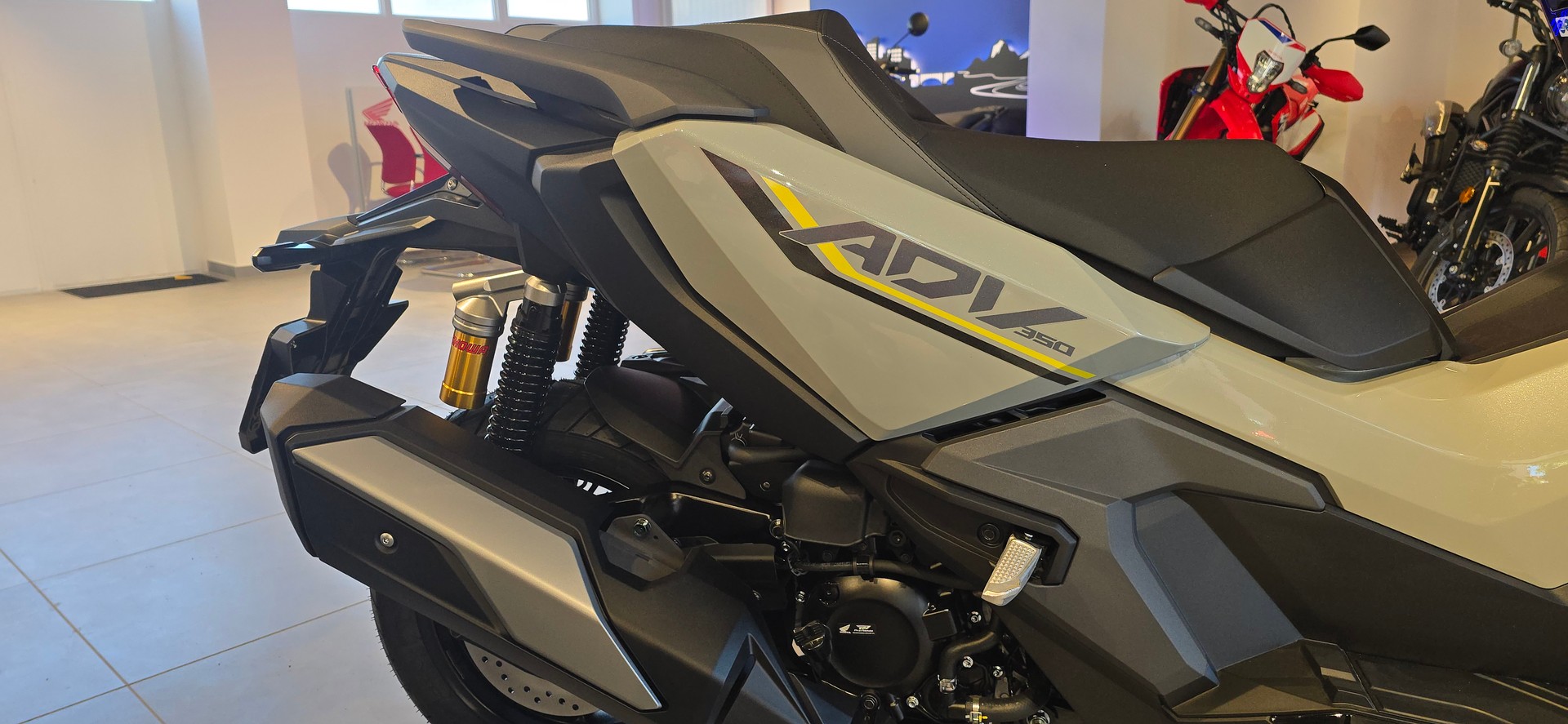 HONDA ADV 350-image-4