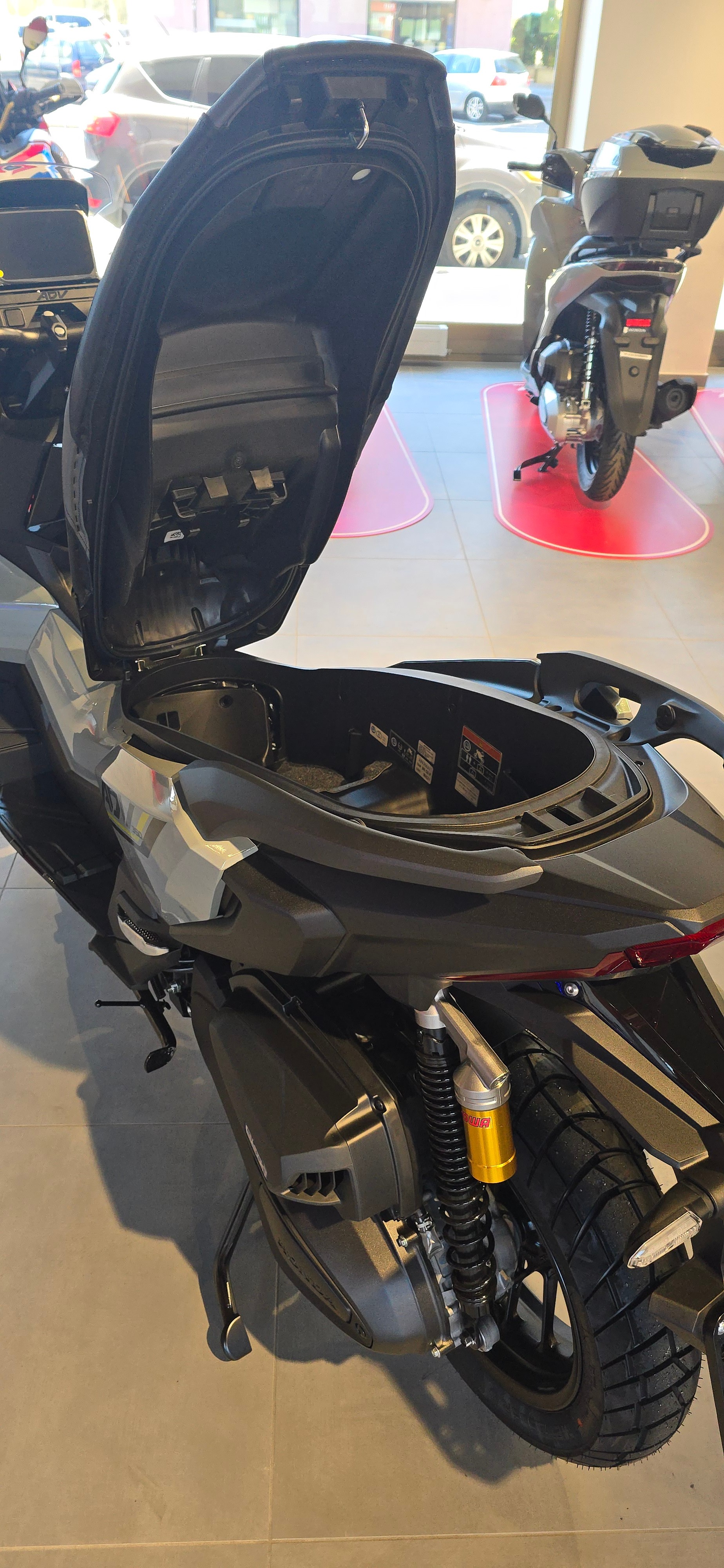 HONDA ADV 350-image-7