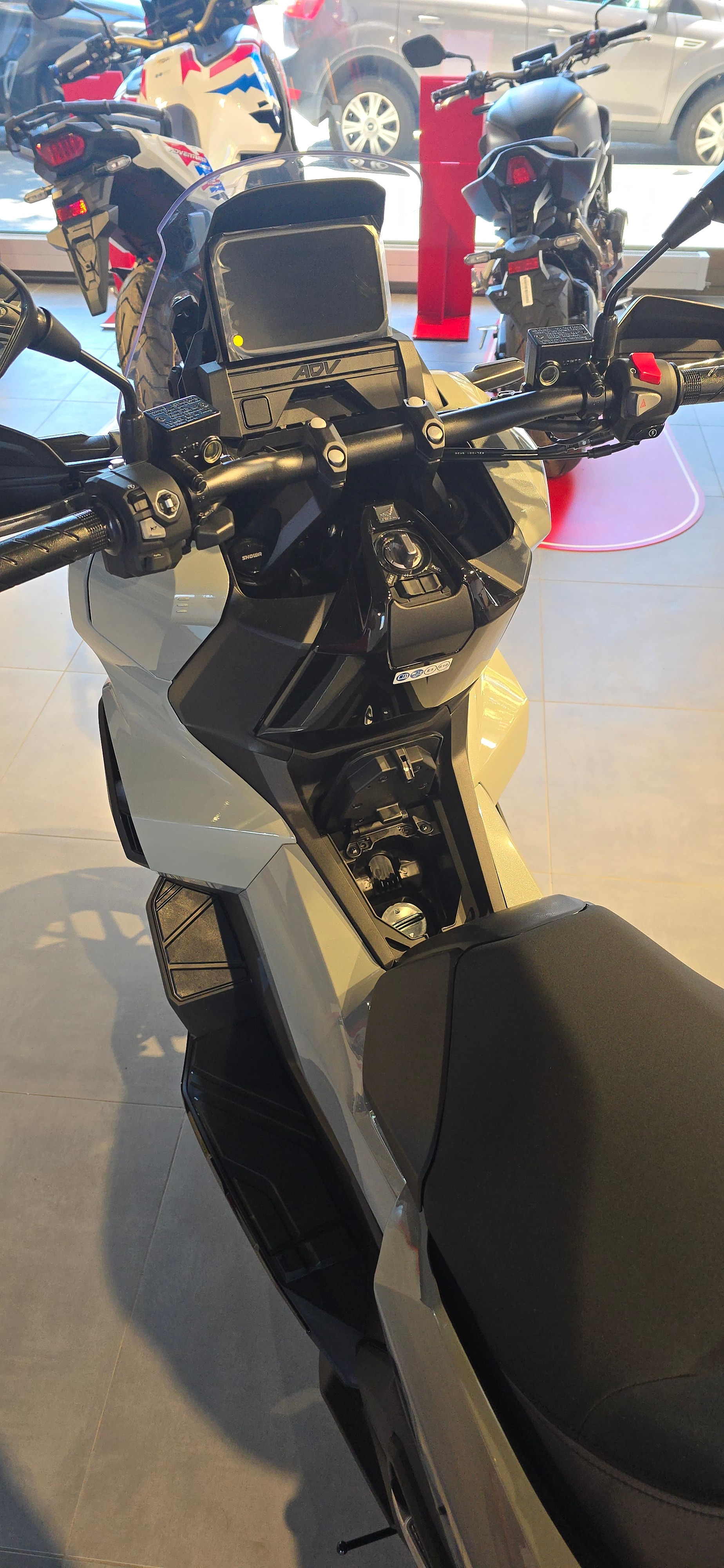 HONDA ADV 350-image-8