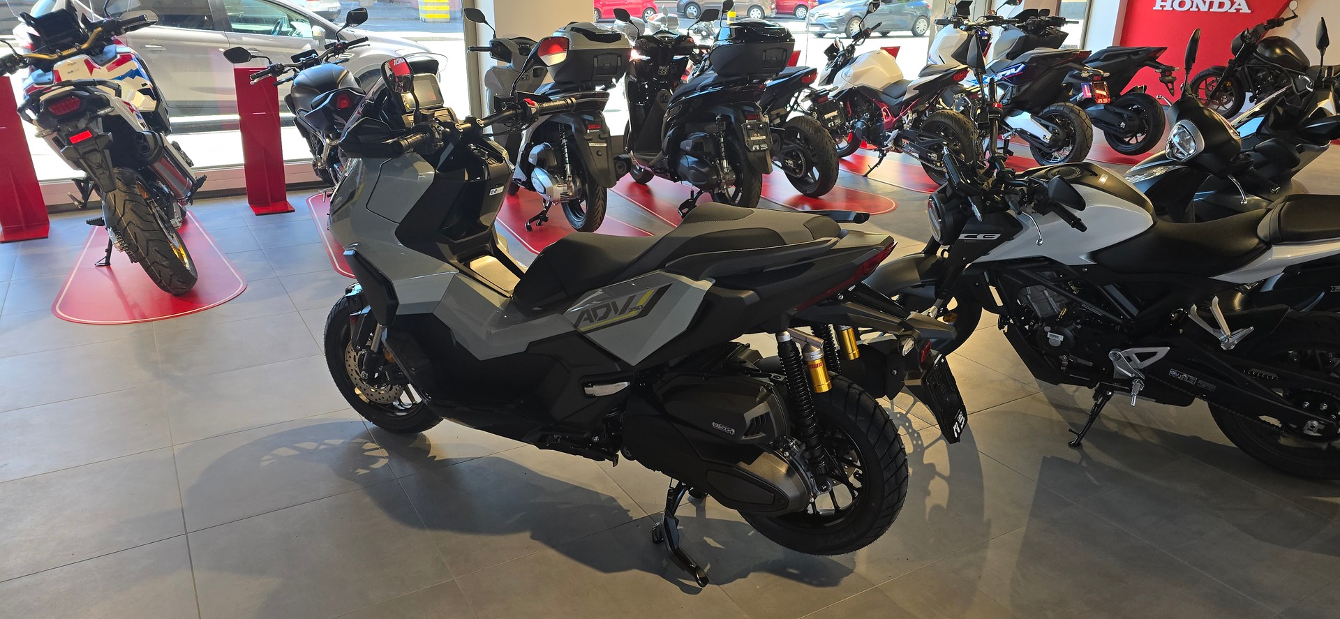 HONDA ADV 350-image-6