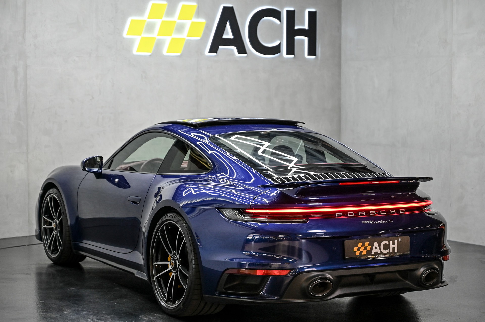 PORSCHE 911 Turbo S PDK-image-6