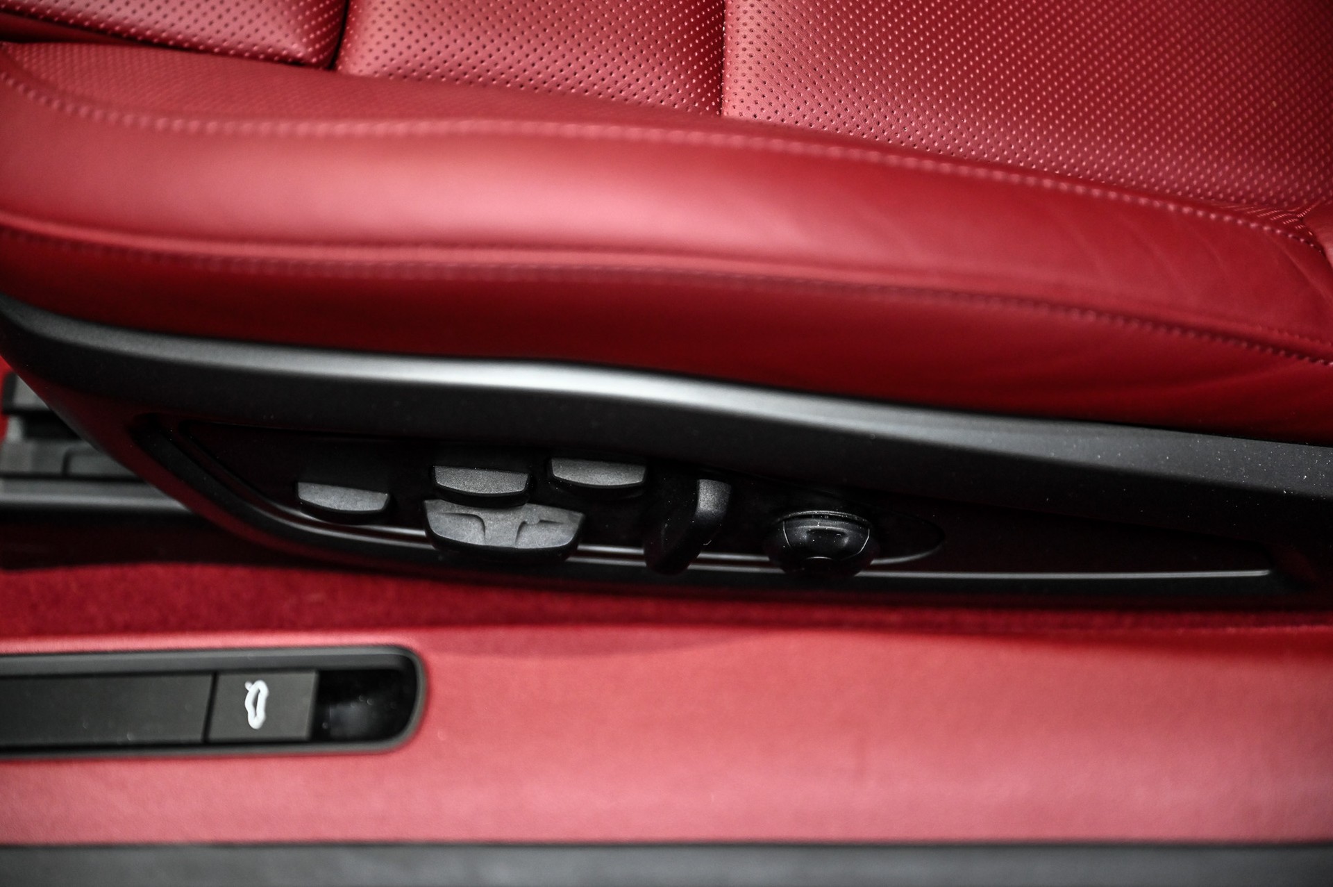 PORSCHE 911 Turbo S PDK-image-21