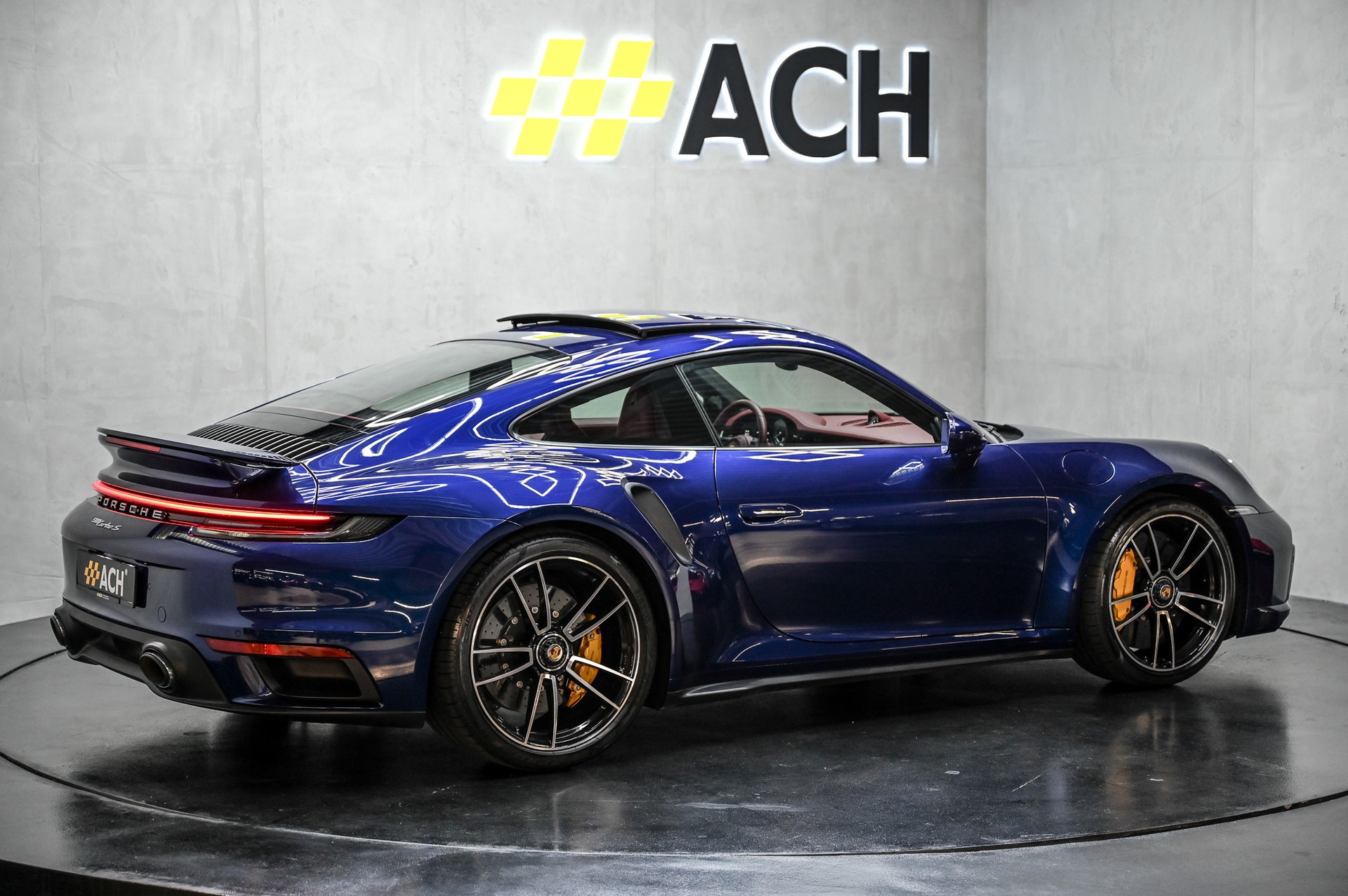 PORSCHE 911 Turbo S PDK-image-9